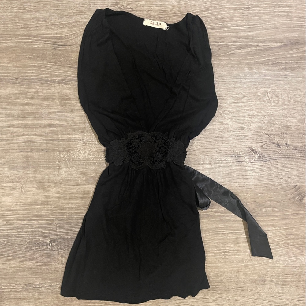 Black Tank- V Neck